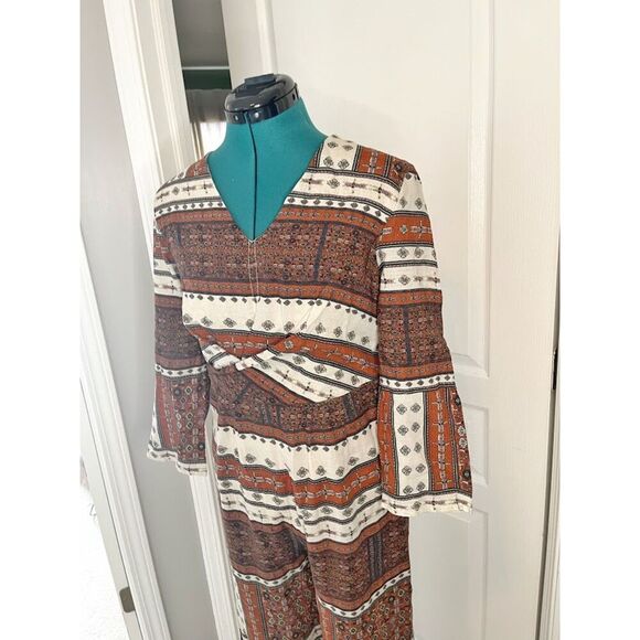 Entro NWT Batik Print 3/4 Sleeve V Neck Crop Wide Leg One Piece Jumpsuit Romper - Picture 9 of 14
